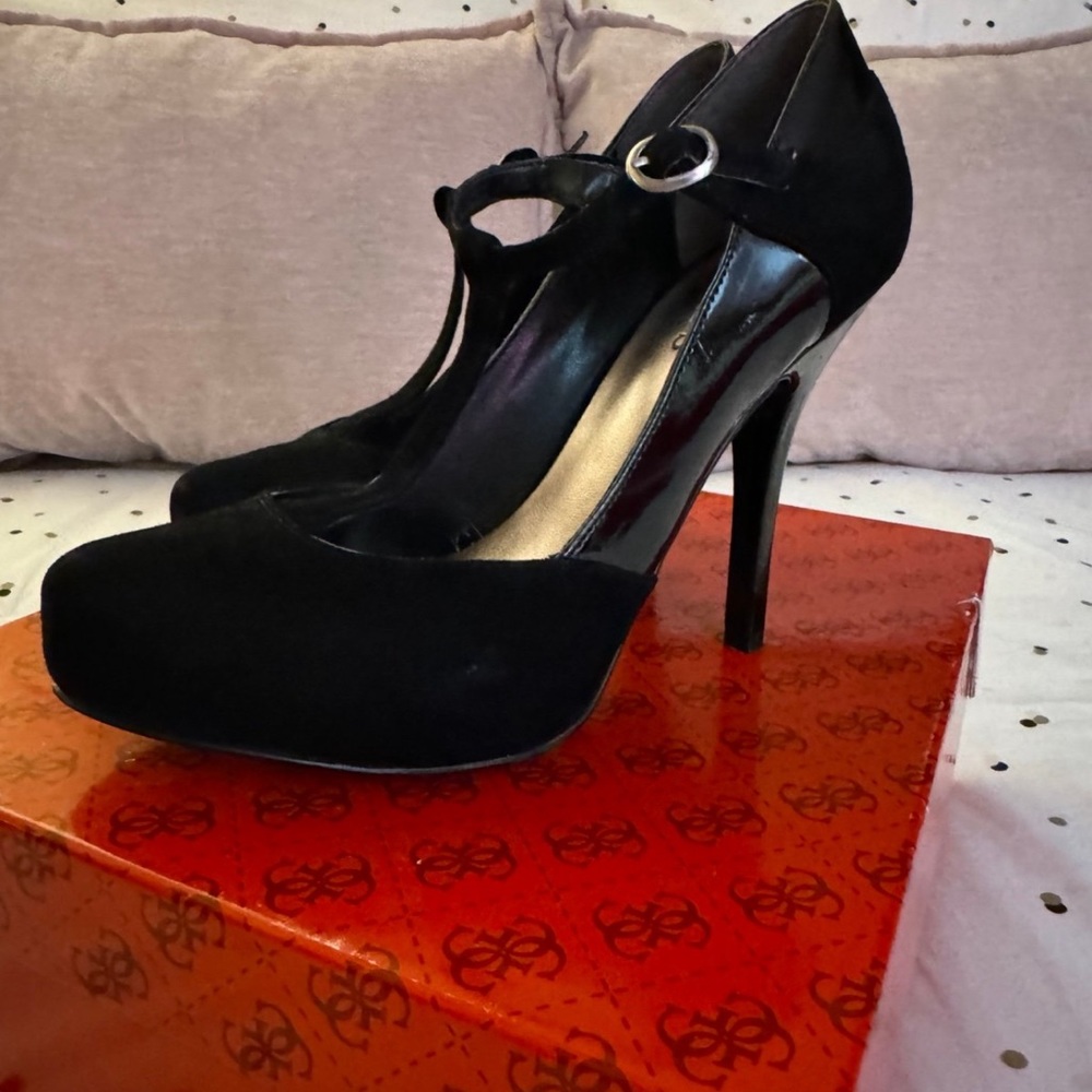 Womens Guess high heels